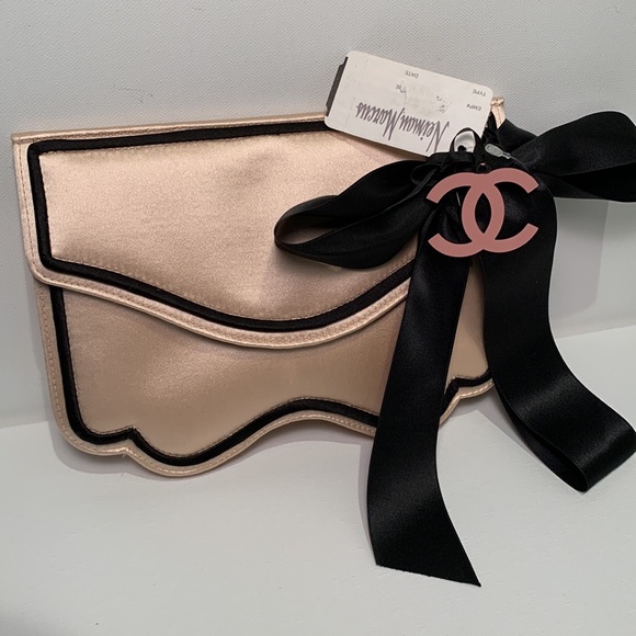 NWT RARE CHANEL 💕 Sakura Silk Ballerina Bag Pink Clutch Black Bow 🎀 Satin - Picture 6 of 16